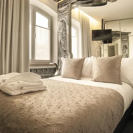 Teatro Boutique Rooms & Suites-2